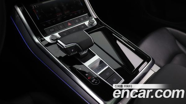 Audi Q7 2022, фото 8