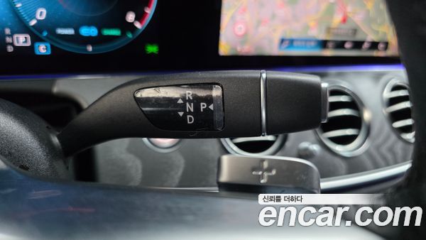 Mercedes-Benz E-Class 2023, фото 9