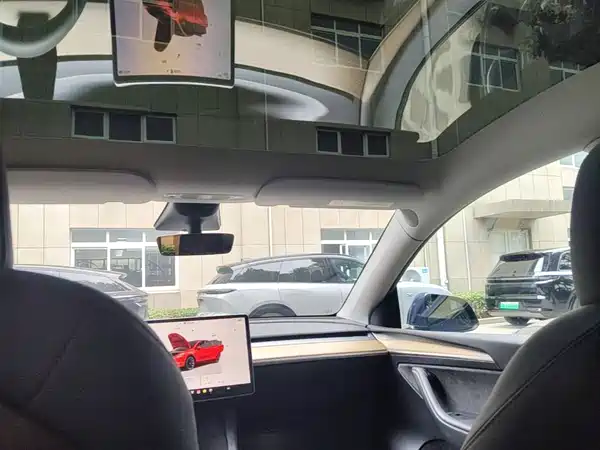 Tesla Model Y 2022, фото 17