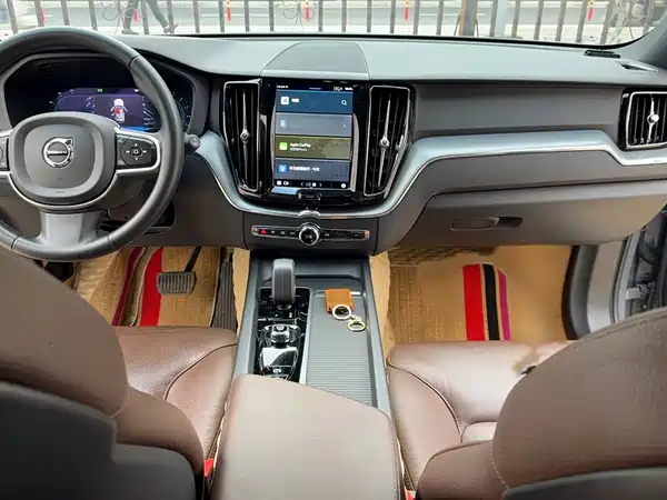 Volvo XC60 2023, фото 8