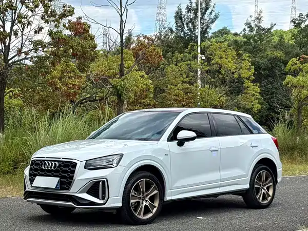 Audi Q2L 2023
