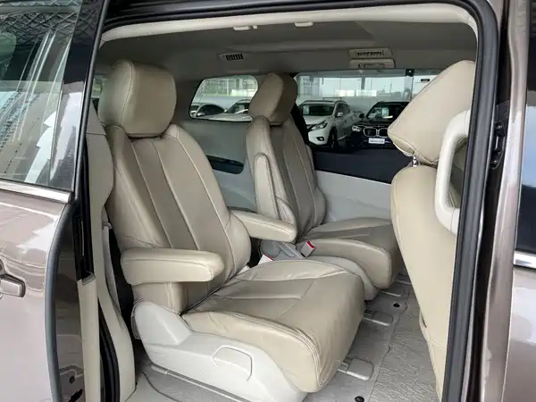 Buick GL8 2022, фото 26
