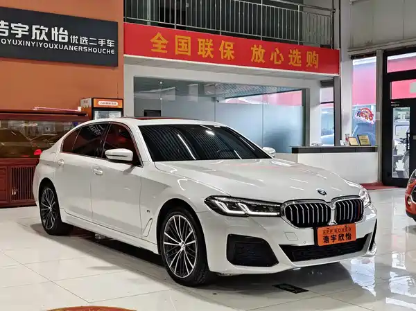 BMW 5 Series 2023, фото 3