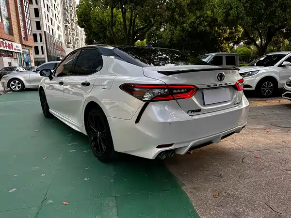 Toyota Camry 2023, фото 7