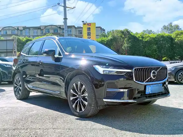 Volvo XC60 2025, фото 3