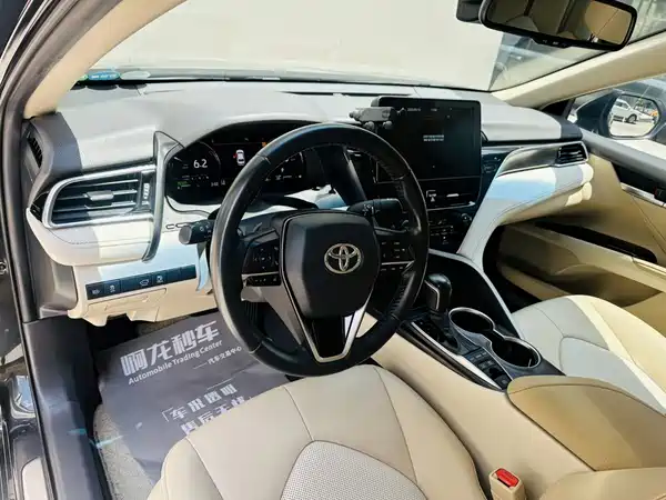Toyota Camry 2021, фото 9