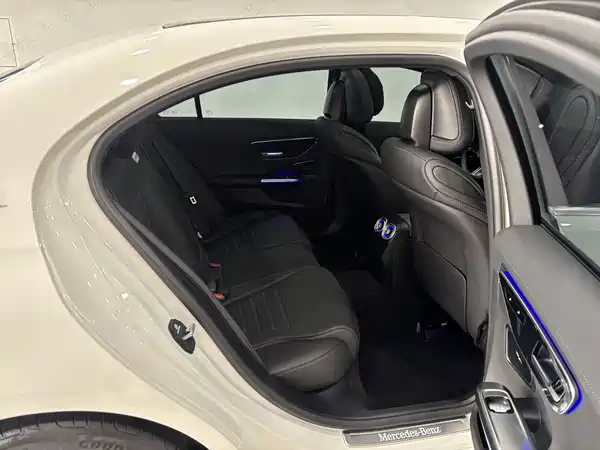Mercedes-Benz C-Class PHEV 2025, фото 26