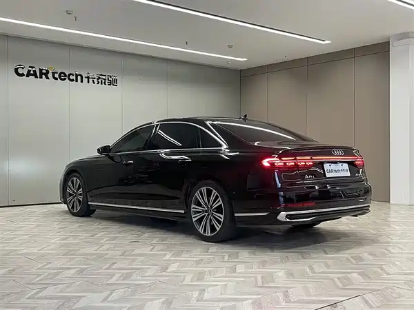 Audi A8 2023, фото 7