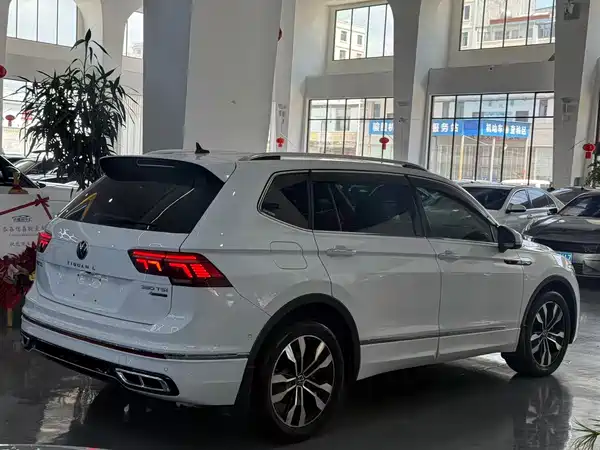 Volkswagen Tiguan L 2023, фото 7