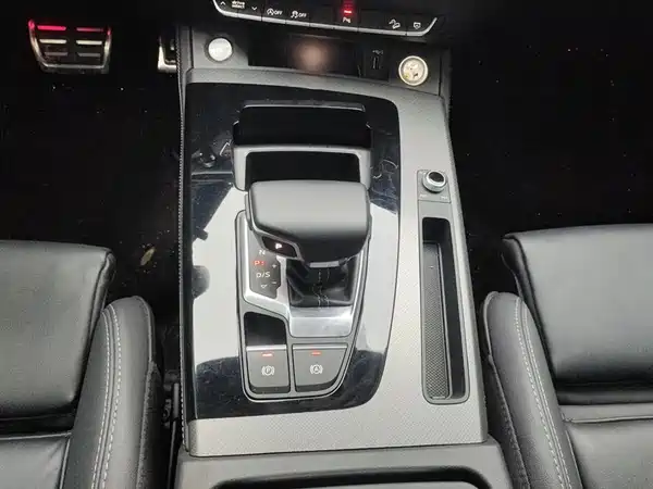 Audi Q5L 2023, фото 16