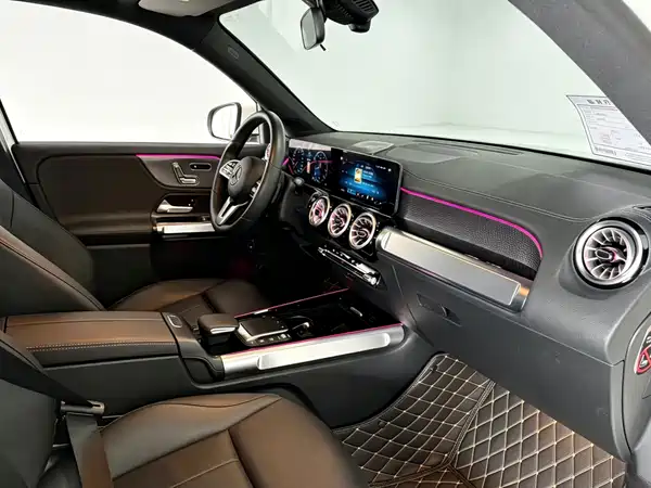 Mercedes-Benz GLB 2022, фото 10