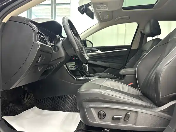 Volkswagen Passat 2023, фото 7