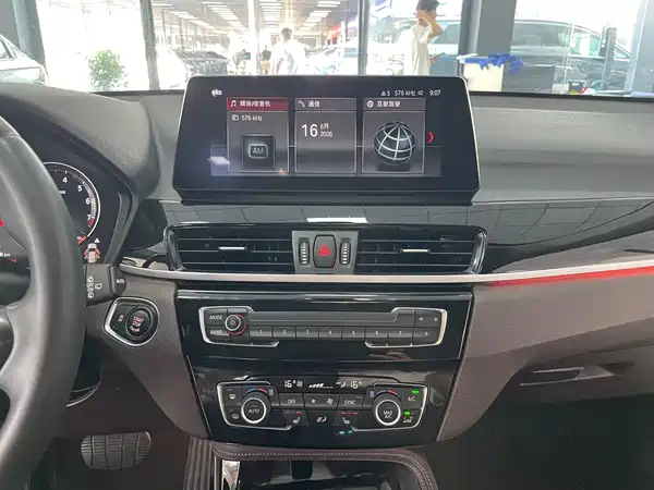 BMW X1 2022, фото 10