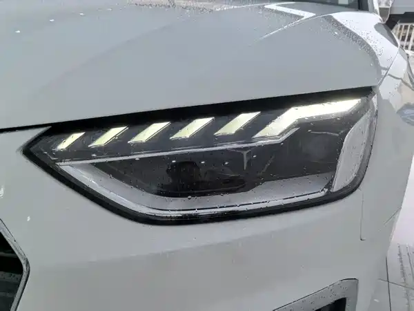 Audi A4L 2022, фото 11
