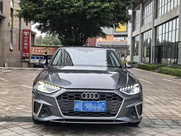 Audi A4L 2023, фото 2