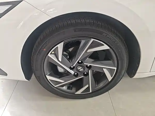 Hyundai Elantra 2023, фото 22