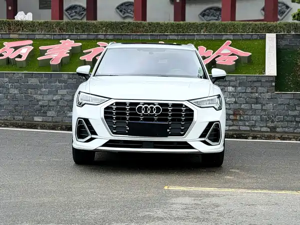 Audi Q3 2022, фото 2