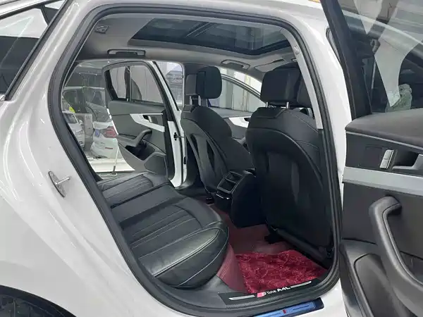 Audi A4L 2024, фото 10