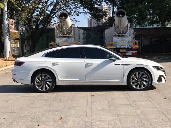 Volkswagen Passat CC 2023, фото 9