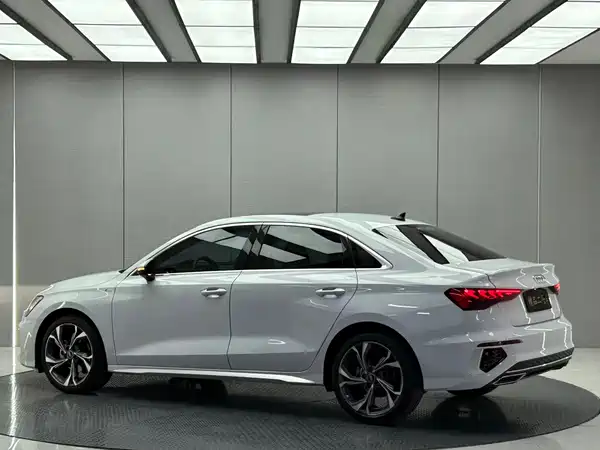 Audi A3 2022, фото 3