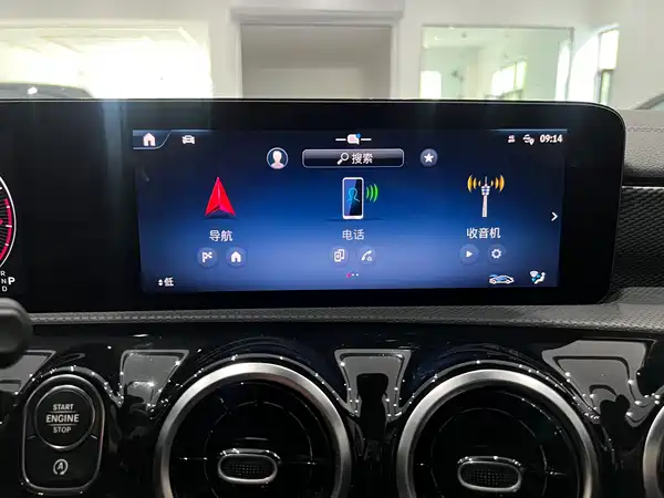 Mercedes-Benz A-Class 2023, фото 17