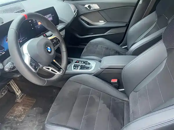 BMW M235L 2025, фото 8
