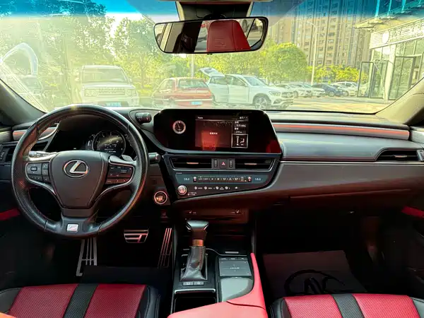 Lexus ES 2021, фото 11