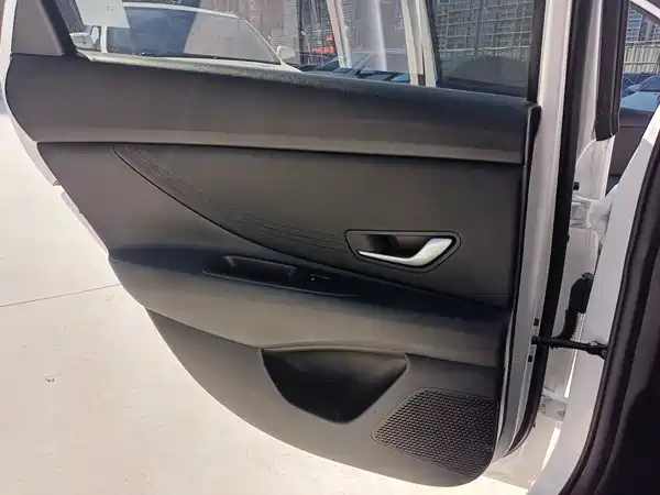 Hyundai Elantra 2022, фото 23