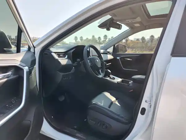 Toyota RAV4 2022, фото 11