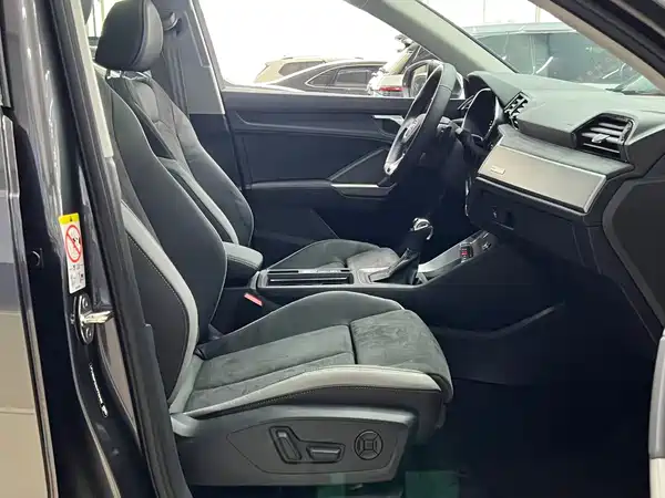 Audi Q3 2023, фото 20