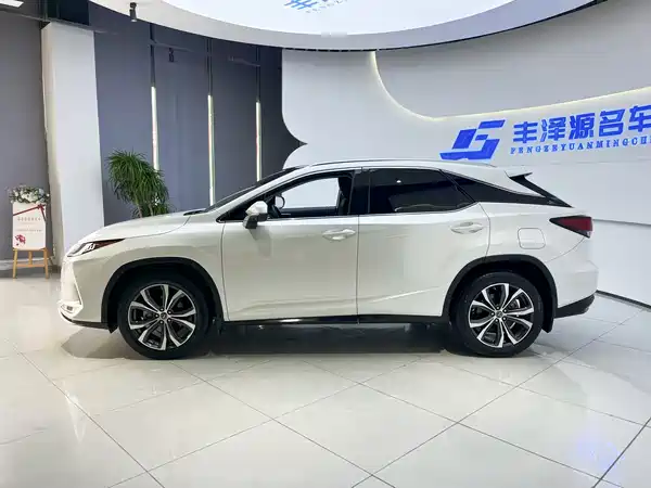 Lexus RX 2020, фото 4