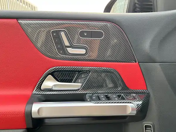 Mercedes-Benz GLB AMG 2023, фото 6