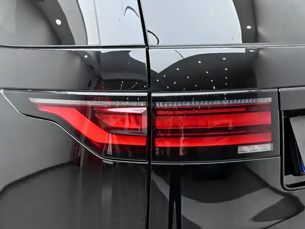 Land Rover Discovery 2024, фото 10