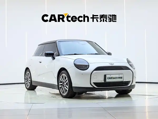 MINI Cooper SE 2024, фото 6