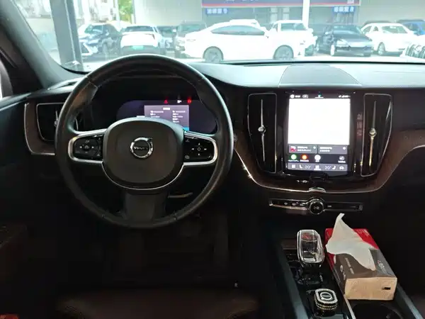 Volvo XC60 2023, фото 6