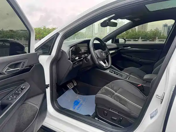 Volkswagen Golf 2023, фото 7