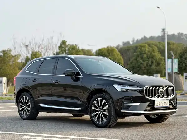 Volvo XC60 2024, фото 3