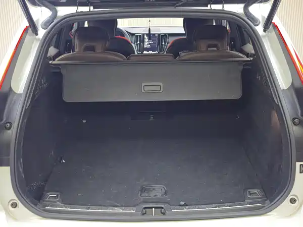 Volvo XC60 2022, фото 10