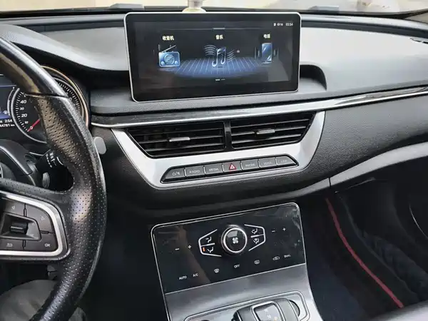 Hongqi H5 2022, фото 9
