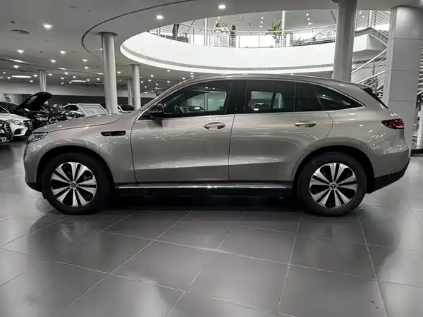 Mercedes-Benz EQC 2022, фото 2
