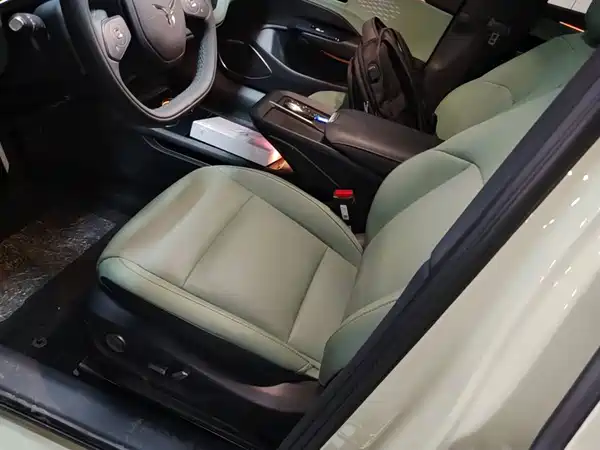 Hongqi EH7 2025, фото 15