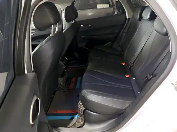 BYD Seal 05 DM-i 2025, фото 17