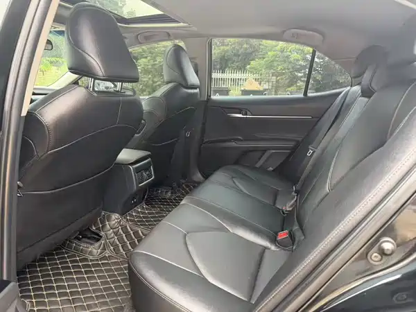 Toyota Camry 2023, фото 5