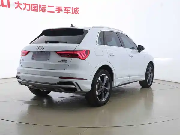 Audi Q3 2023, фото 12