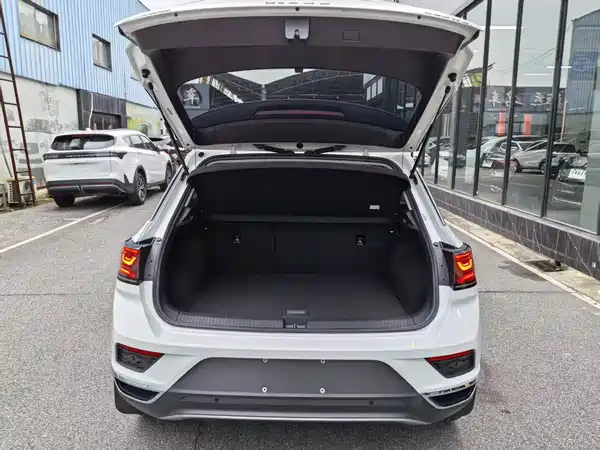 Volkswagen T-ROC 2023, фото 13
