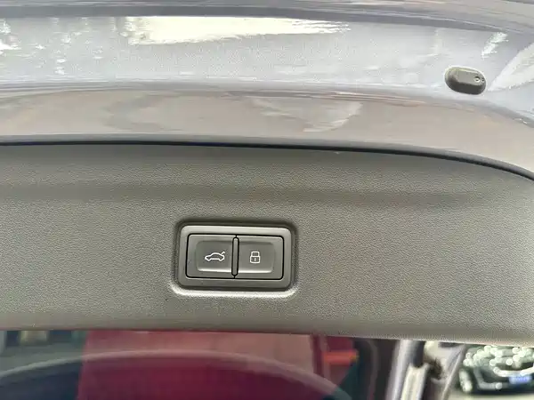 Audi Q6L e-tron 2025, фото 8