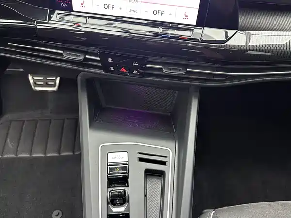 Volkswagen Golf 2023, фото 15