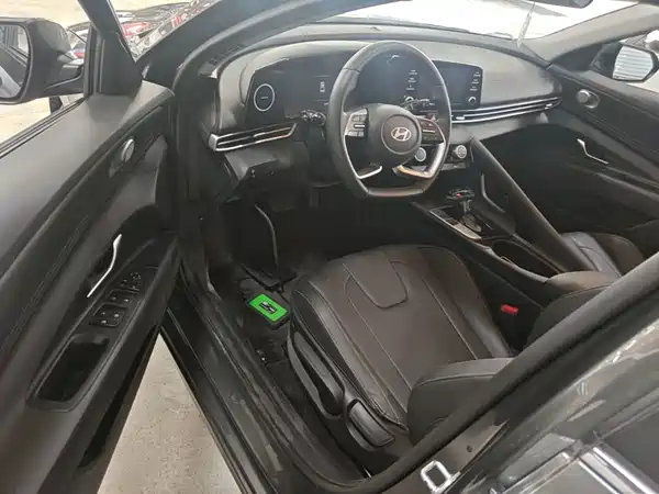 Hyundai Elantra 2023, фото 15