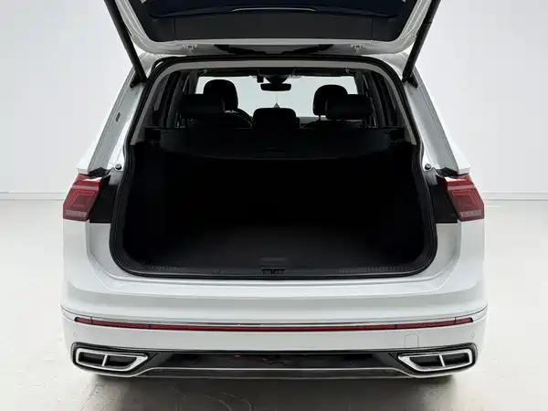 Volkswagen Tiguan L PHEV 2023, фото 18