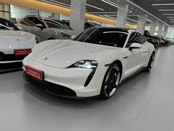 Porsche Taycan 2022